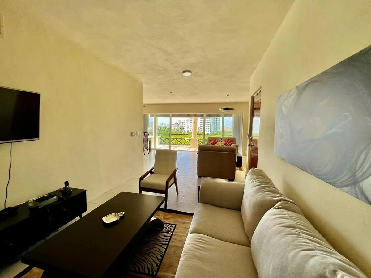 Apartment Waterfront Condo Hotel Zone, Pool & Wi-Fi Cancun