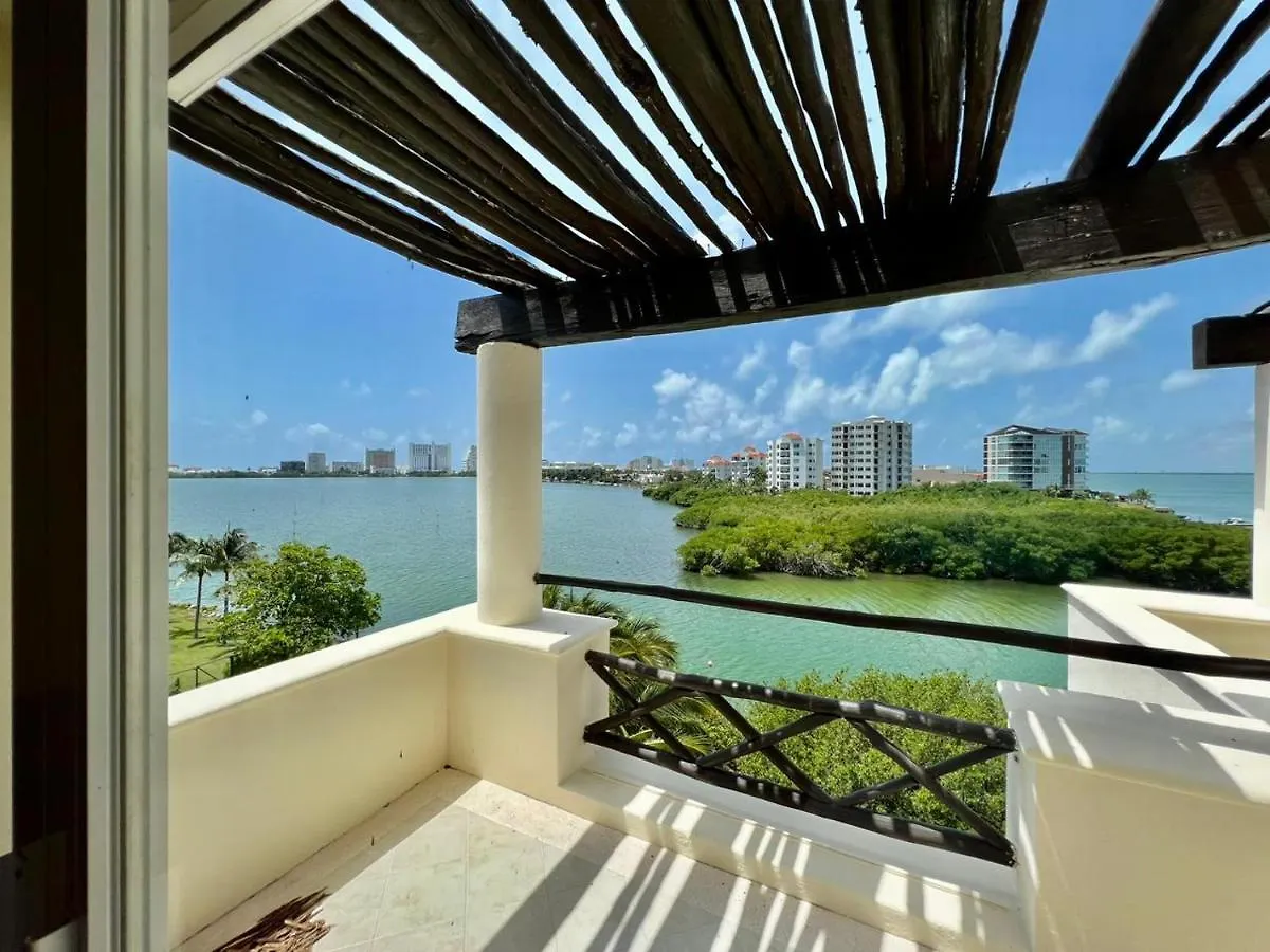 Waterfront Condo Hotel Zone, Pool & Wi-Fi Cancun Mexico