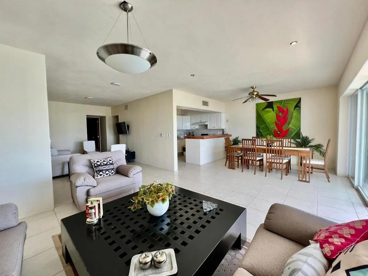 Waterfront Condo Hotel Zone, Pool & Wi-Fi Cancun Apartment