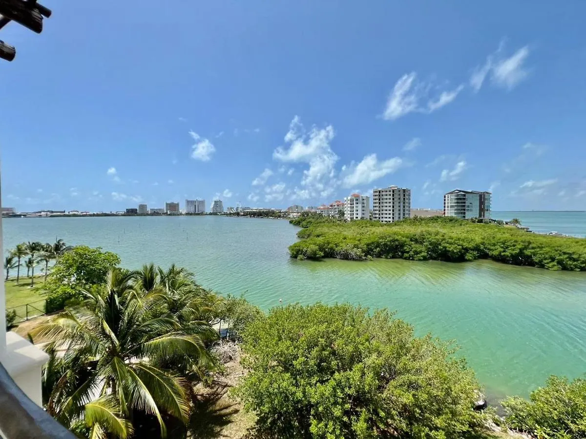 Apartment Waterfront Condo Hotel Zone, Pool & Wi-Fi Cancun