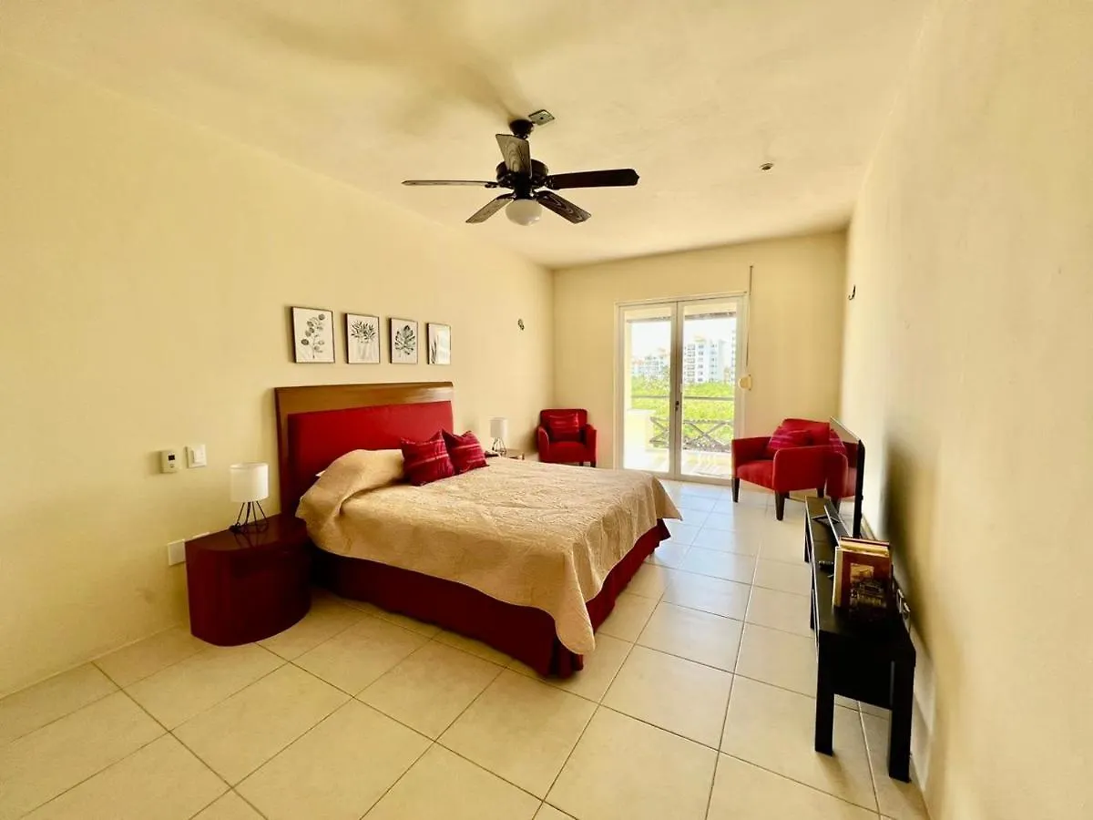 Apartment Waterfront Condo Hotel Zone, Pool & Wi-Fi Cancun