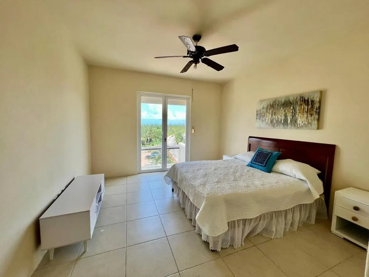 Waterfront Condo Hotel Zone, Pool & Wi-Fi Cancun Mexico